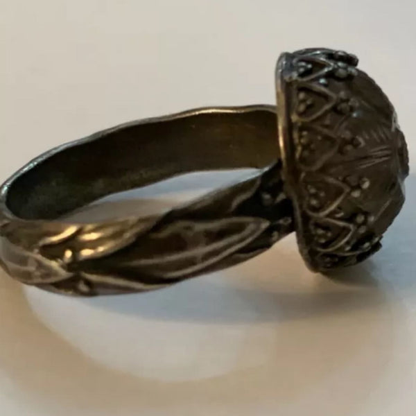 Vintage Art Deco Flower Carved Ring