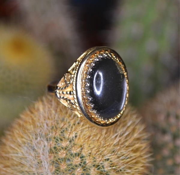 Vintage Gold Tone Ring with Dark Cabochon
