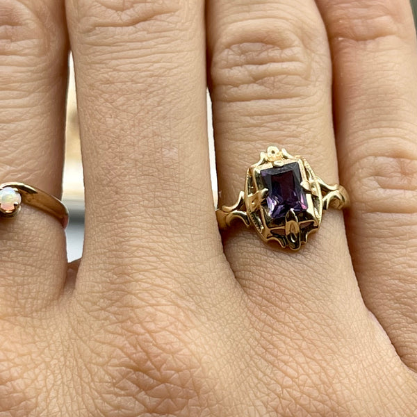 1940’s 10kt Yellow Gold Ornate Alexandrite Ring