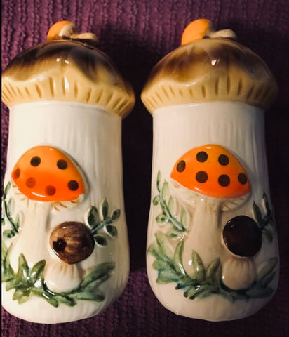 Vintage Mushroom S+P Shakers