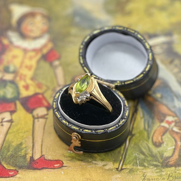 Vintage 10kt Yellow + White Gold Peridot Ring