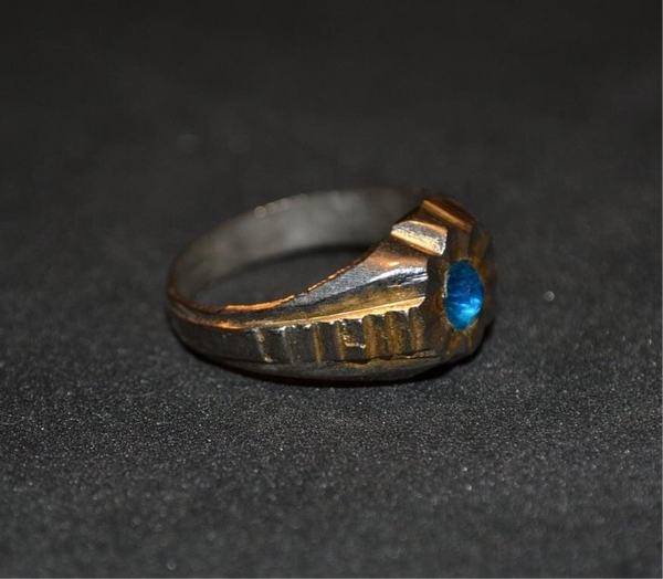OLD Unmarked Estate Ring 💙