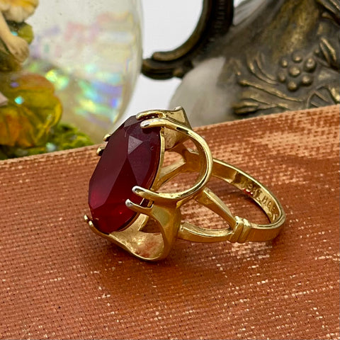 1980’s 18kt Gold Plated Scalloped Ruby Gemstone Ring
