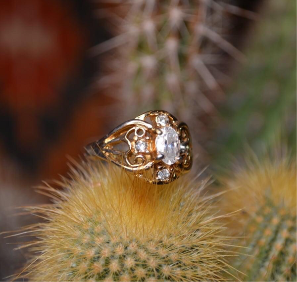 Unmarked Estate Sale Filigree Ring