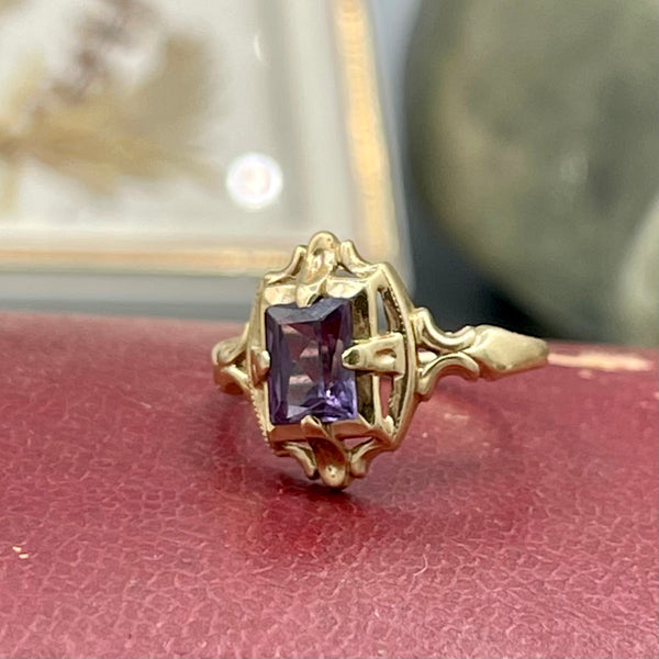 1940’s 10kt Yellow Gold Ornate Alexandrite Ring