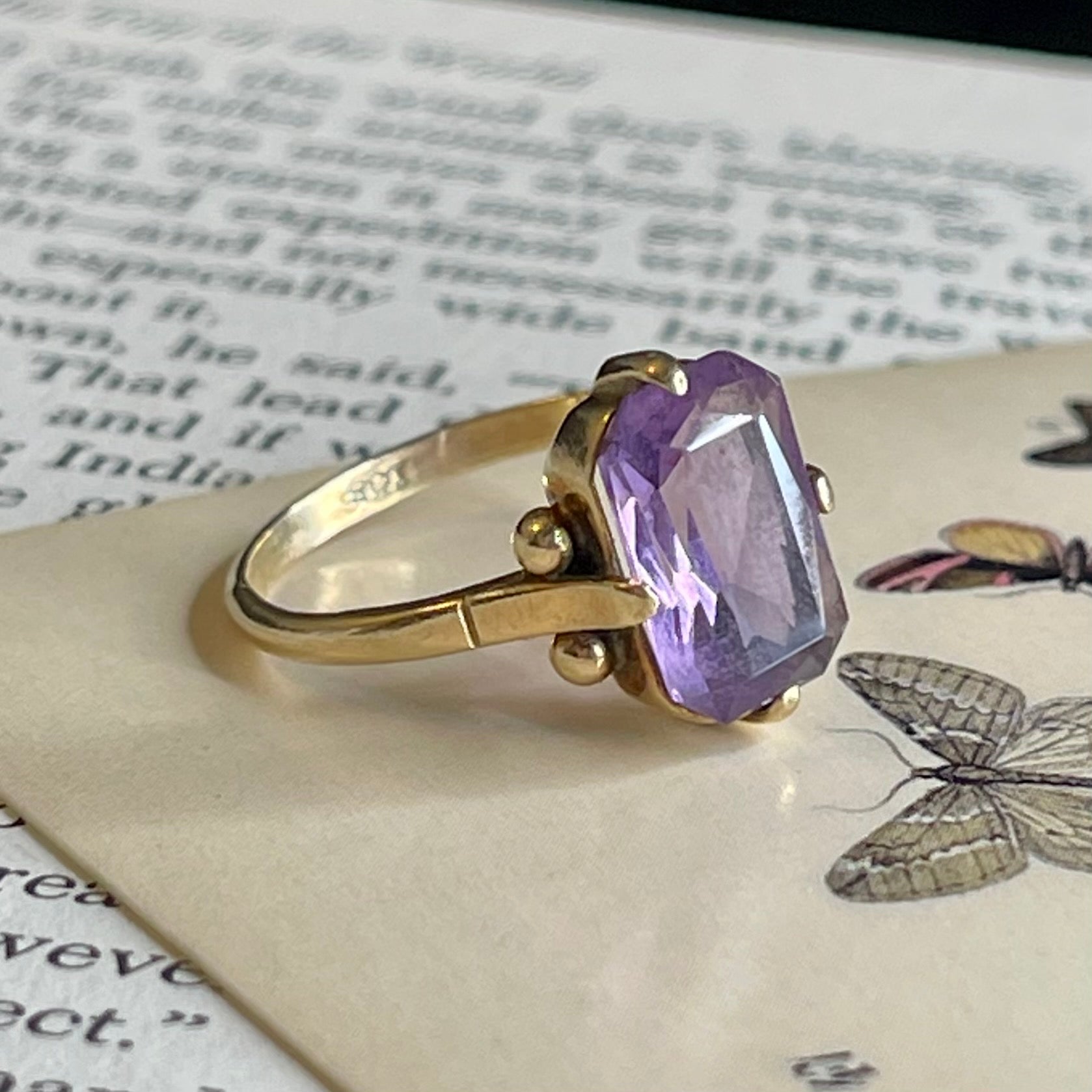 Victorian England 9ct Gold Fancy Cut Amethyst Ring - Unique Setting