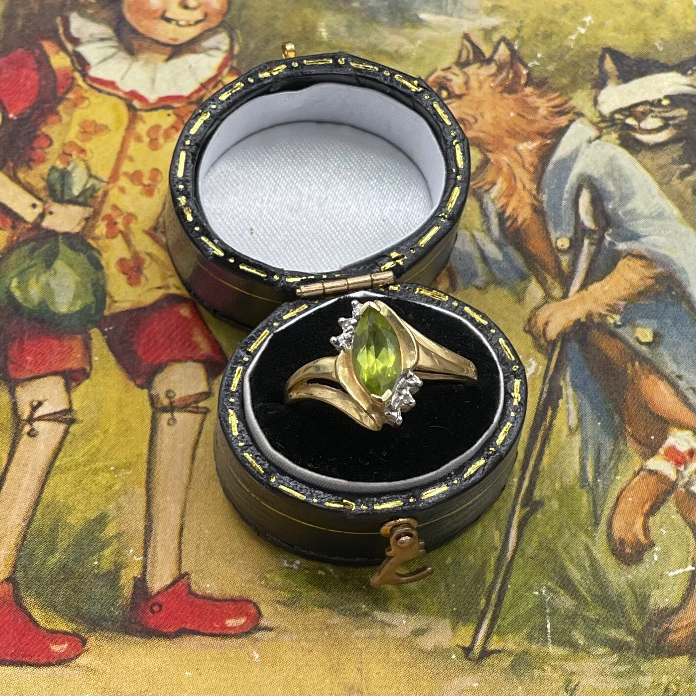 Vintage 10kt Yellow + White Gold Peridot Ring