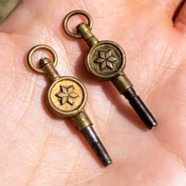 Unique Antique Watch Keys (No. 4)