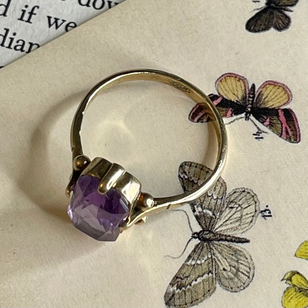 Victorian England 9ct Gold Fancy Cut Amethyst Ring - Unique Setting