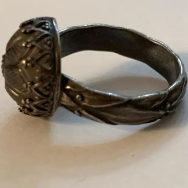 Vintage Art Deco Flower Carved Ring