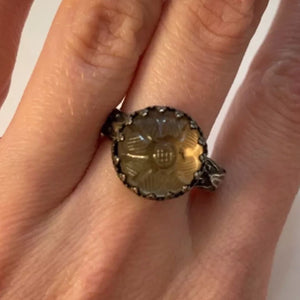 Vintage Art Deco Flower Carved Ring