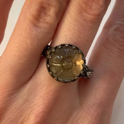 Vintage Art Deco Flower Carved Ring