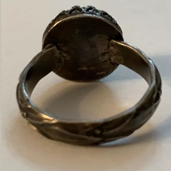 Vintage Art Deco Flower Carved Ring
