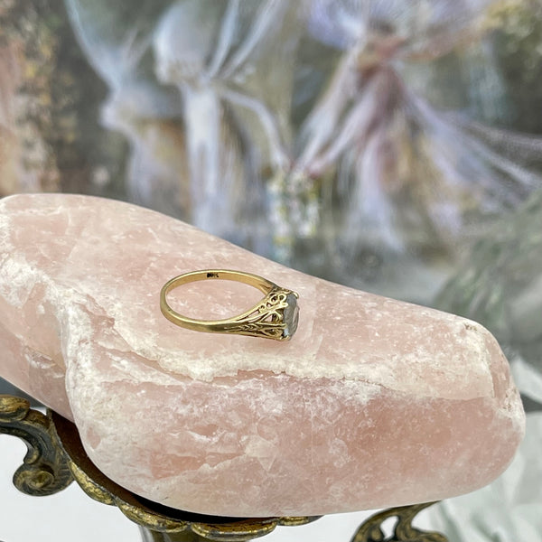 Antique 10kt Yellow Gold Filigree Aquamarine Ring